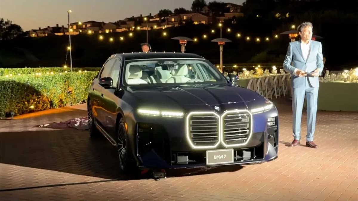 BMW Revives V8 with New M760 Model for 7 Series