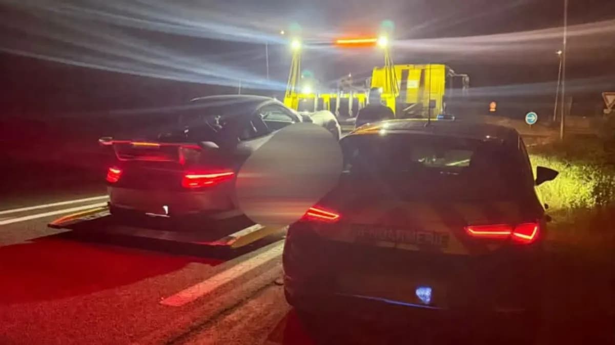 French Gendarmerie Intercepts Porsche 911 GT3 at 312 km/h, Setting Speed Record