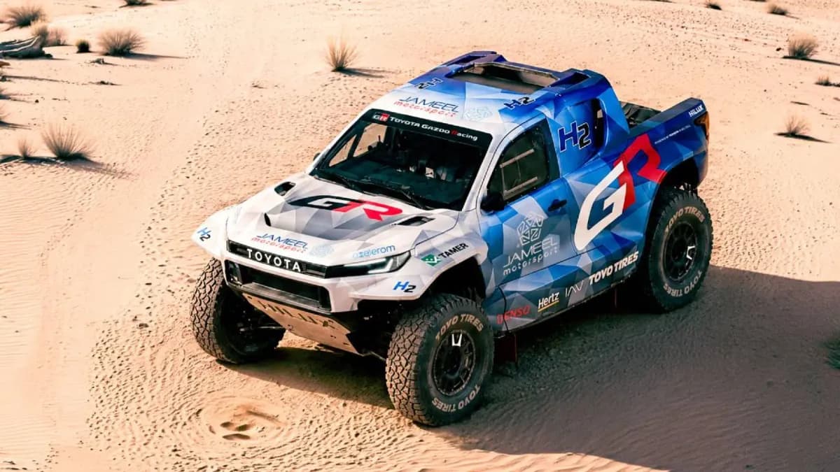Toyota Unveils Hydrogen-Powered Hilux for Dakar 2027