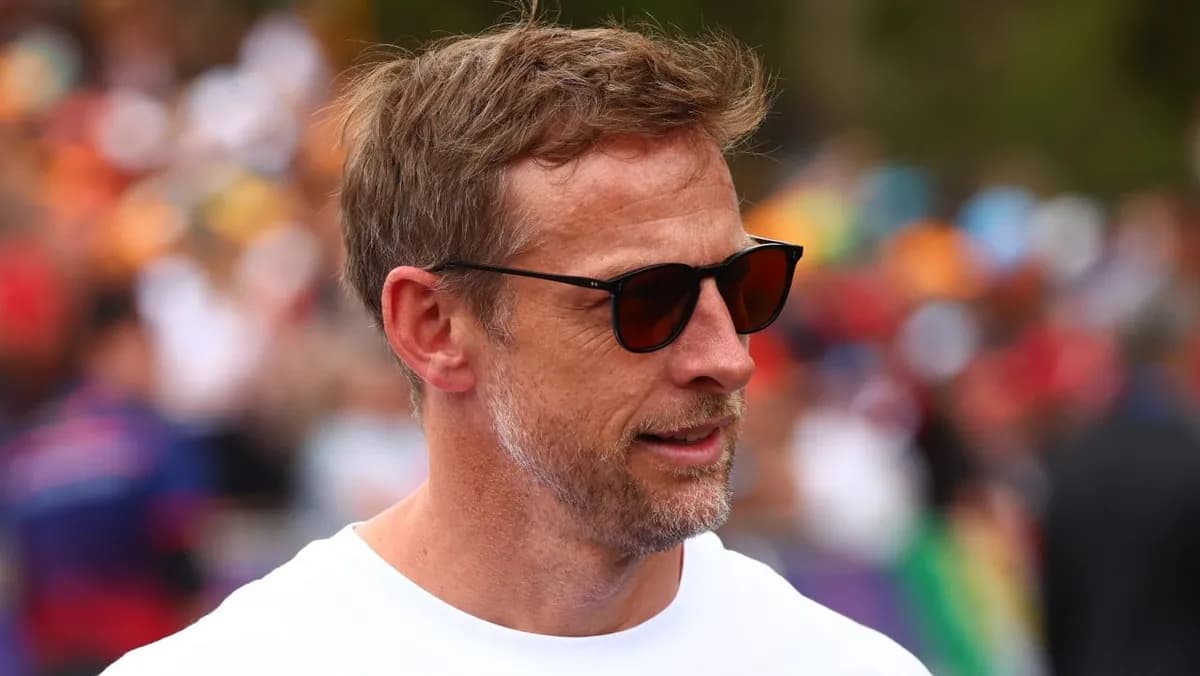 Jenson Button Calls for F1 to Return to Combustion Engines