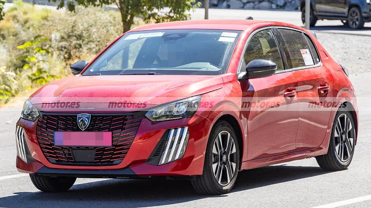 Stellantis Enhances Peugeot Hybrid Models with Larger Battery Capacity