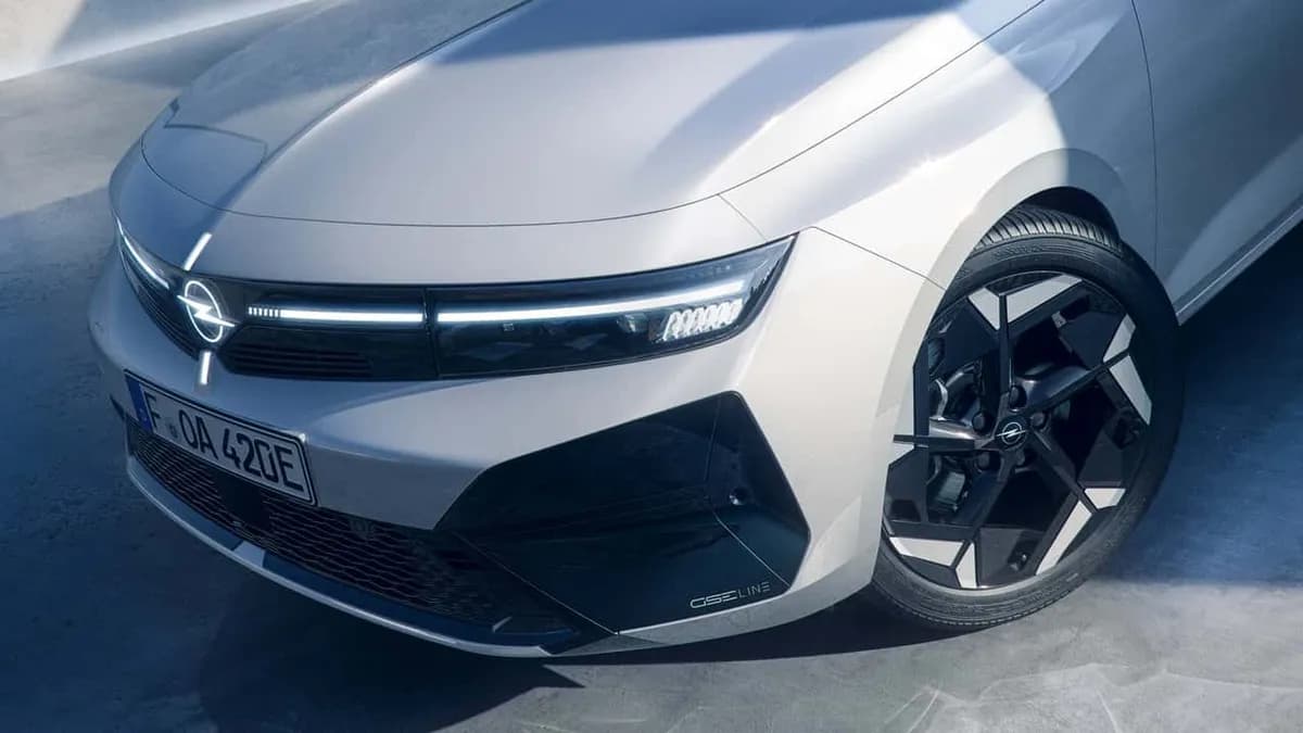 Opel Astra GSE Line Unveiled Ahead of 2026 Paris Motor Show